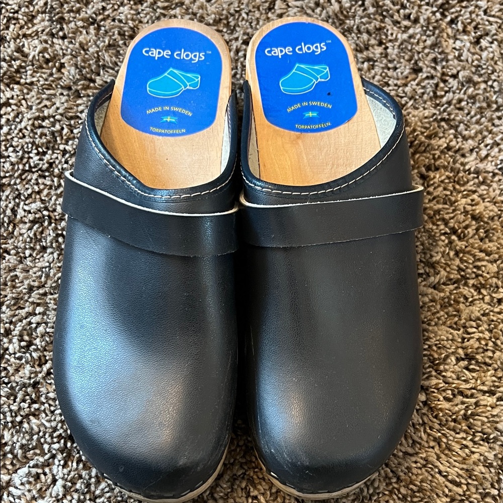 Cape clogs blue uses in great condition women’s clogs, wooden soles. Size 37